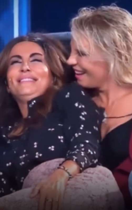 sabrina ferilli e maria de filippi 6