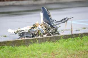 san donato milanese aereo precipita su una palazzina 1