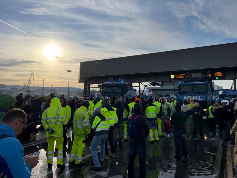 sgombero manifestazione porto trieste 2