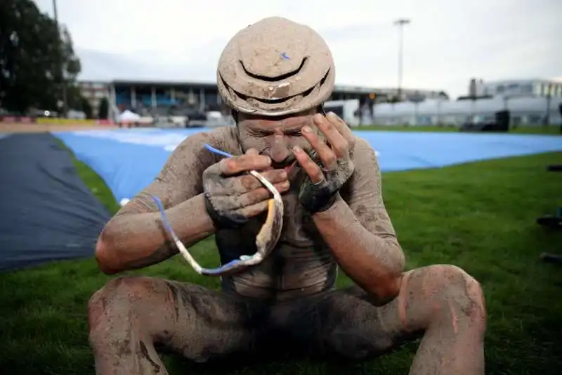 sonny colbrelli vince la parigi roubaix   1