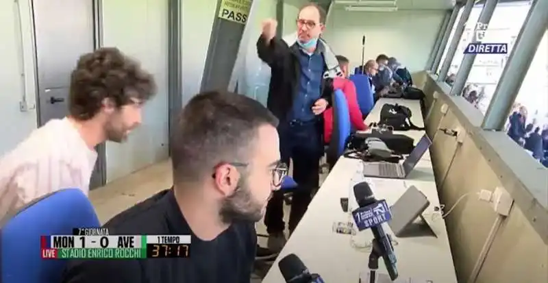 tensione in tribuna stampa durante monterosi tuscia contro avellino 8