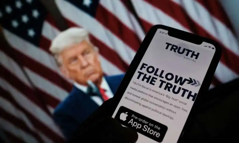 TRUMP E IL SOCIAL TRUTH 