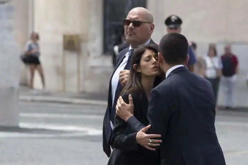 virginia raggi bacia luigi di maio 