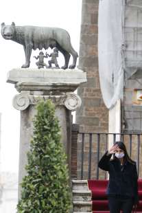 virginia raggi lascia il campidoglio 1