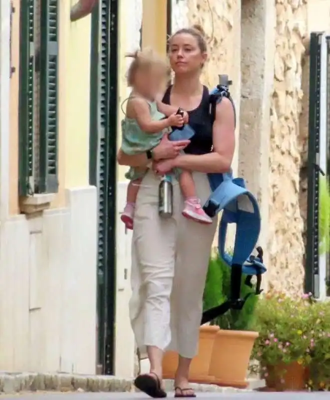 amber heard a maiorca   3