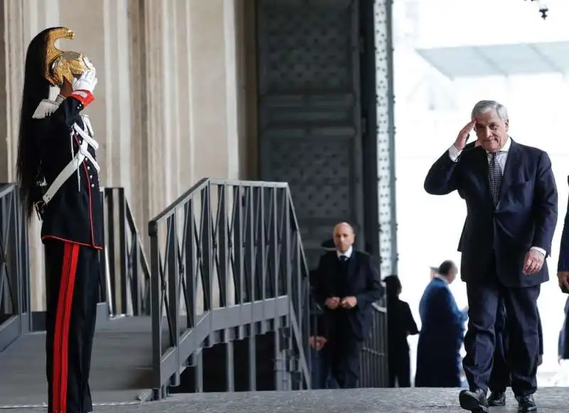 antonio tajani al quirinale per il giuramento