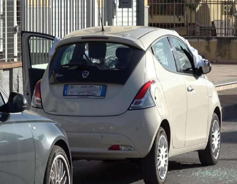 AUTO IN CUI E' STATA UCCISA ILARIA SOLLAZZO