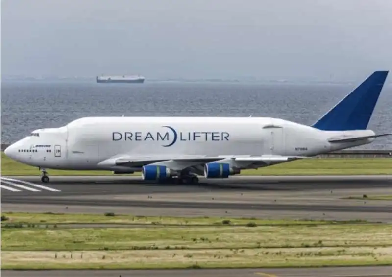 Boeing 747 Dreamlifter