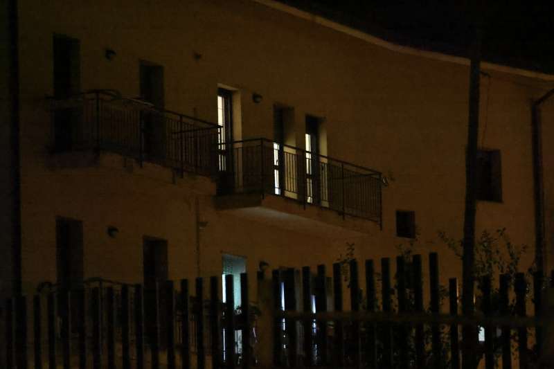 brigadiere asserragliato nella caserma di asso (como) 3