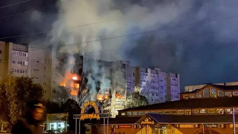 caccia russo si schianta contro edificio in siberia 4