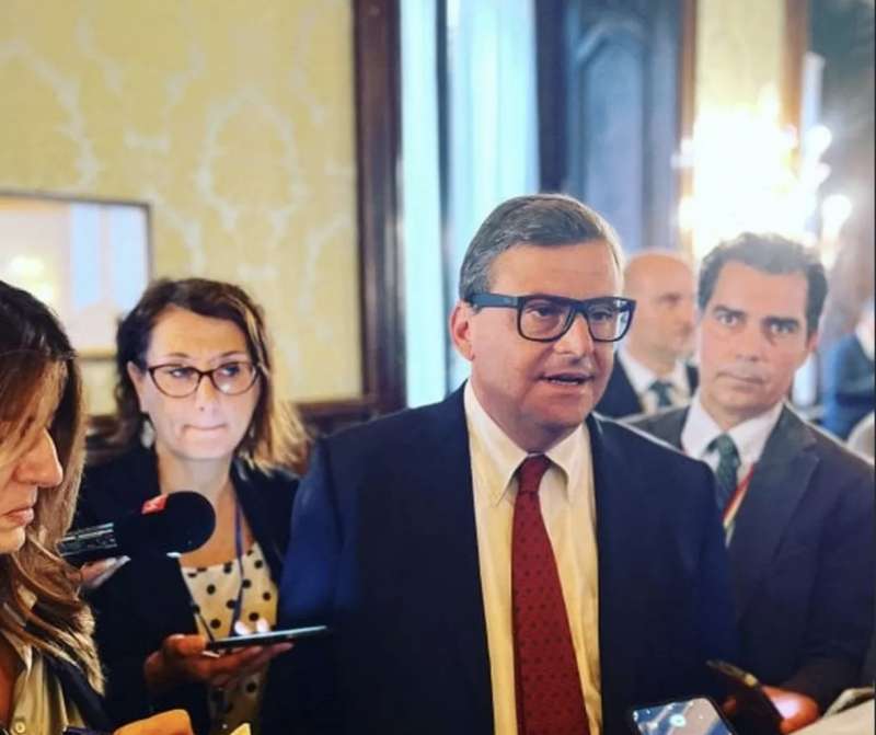 carlo calenda al senato