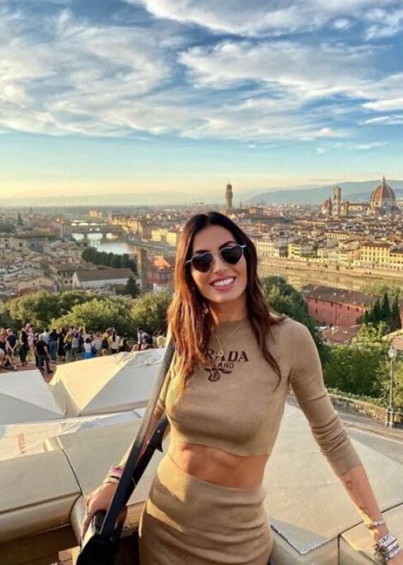 elisabetta gregoraci a firenze