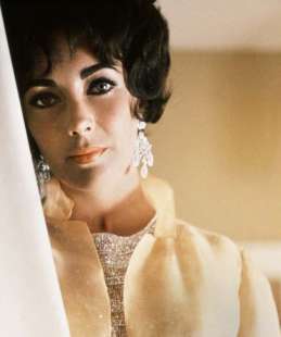 elizabeth taylor fotografata da douglas kirkland 1