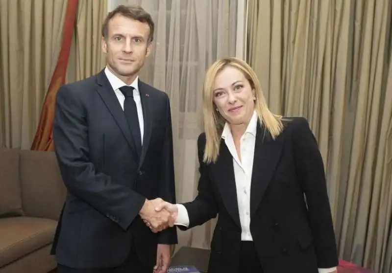 EMMANUEL MACRON GIORGIA MELONI 