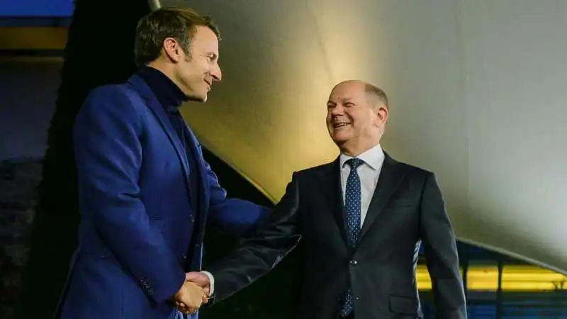 emmanuel macron olaf scholz