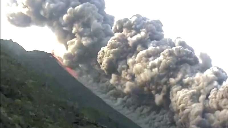 eruzione stromboli 16