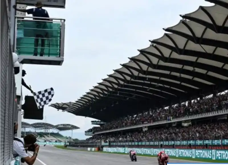 francesco bagnaia vince in malesia