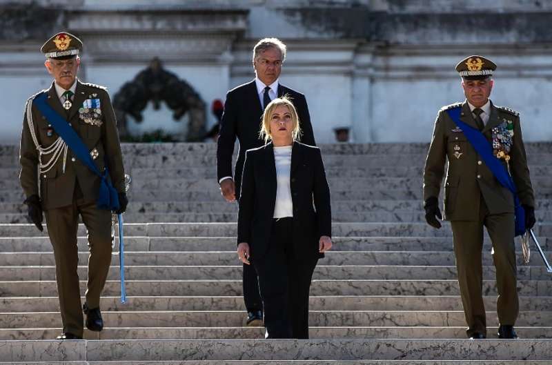 giorgia meloni all altare della patria omaggio al milite ignoto 2