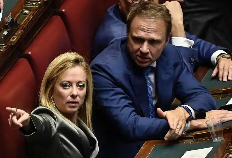 giorgia meloni alla camera con il cognato francesco lollobrigida  