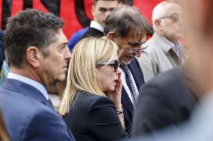 giorgia meloni e ignazio la russa ai funerali di francesco valdiserri