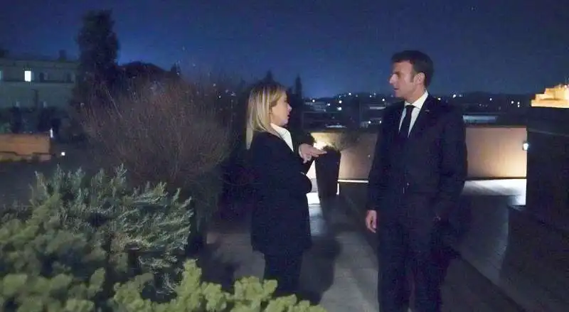 GIORGIA MELONI EMMANUEL MACRON