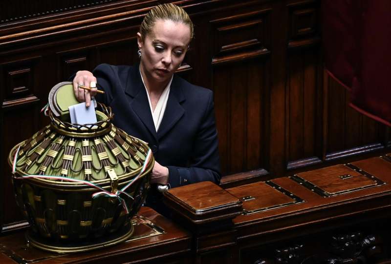 GIORGIA MELONI VOTA PER L ELEZIONE DEL PRESIDENTE DELLA CAMERA