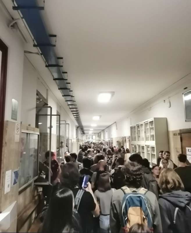 gli studenti occupano la facolta di scienze politiche alla sapienza 1