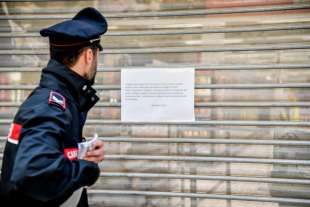 il centro commerciale milanofiori il giorno dopo gli accoltellamenti 1