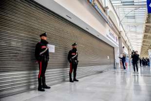 il centro commerciale milanofiori il giorno dopo gli accoltellamenti 14