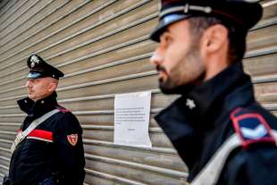 il centro commerciale milanofiori il giorno dopo gli accoltellamenti 3