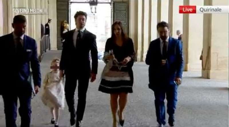 IL COMPAGNO E LA FIGLIA DI GIORGIA MELONI ARRIVANO AL QUIRINALE PER IL GIURAMENTO