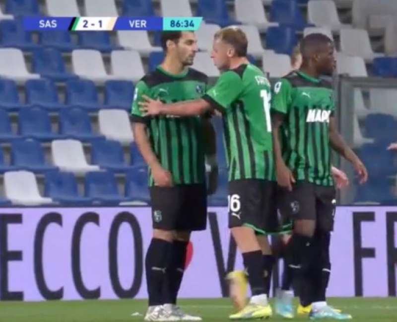 il litigio tra kaan ayhan e junior traore 8