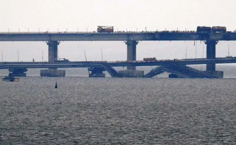 il ponte di kerch dopo l'esplosione 