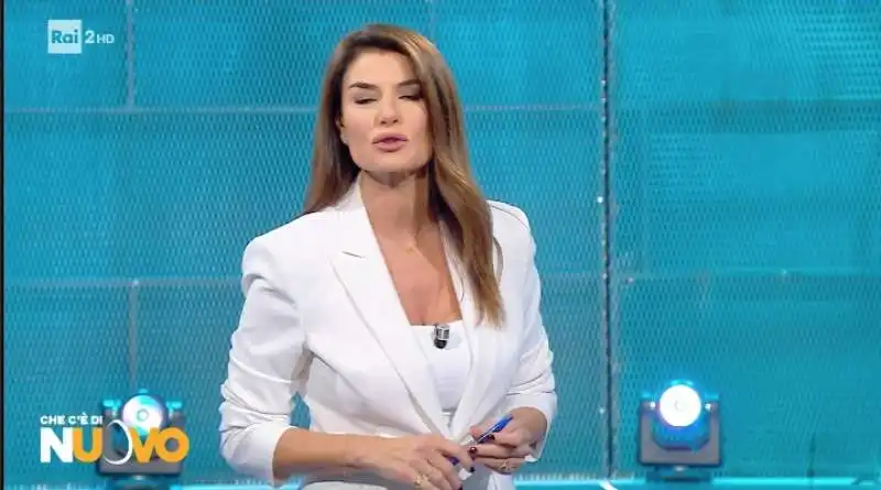 ilaria d'amico   che c'e' di nuovo  3