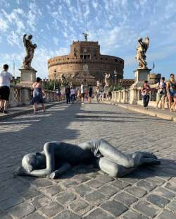 in flagella paratus sum la scultura di jago a ponte sant angelo, roma 2