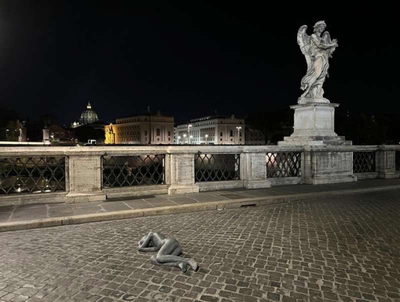 in flagella paratus sum la scultura di jago a ponte sant angelo, roma 3