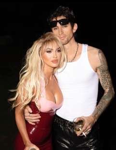 machine gun kelly megan fox halloween 2