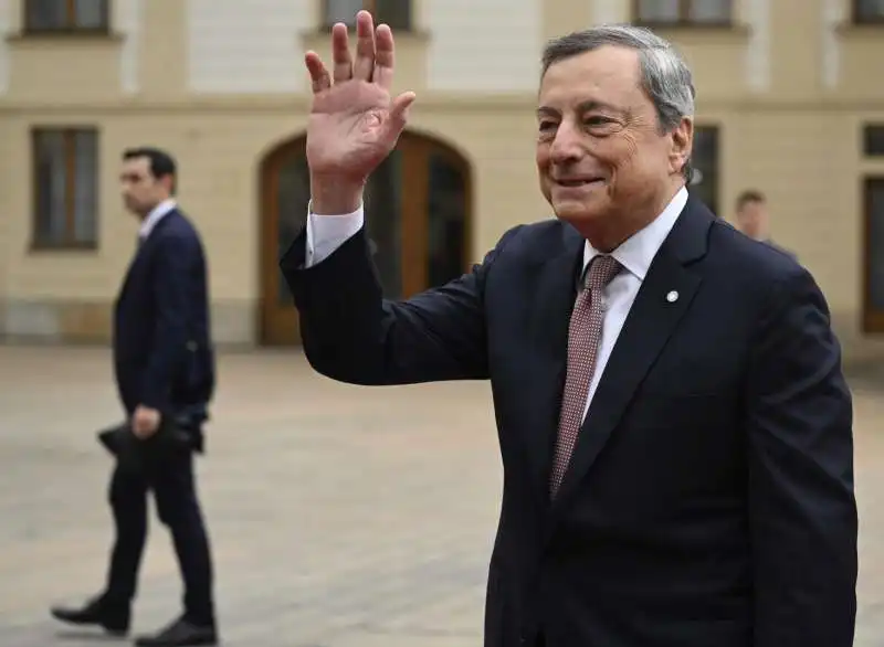 mario draghi a praga.       