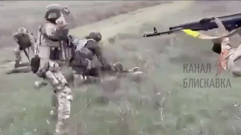 militari russi si arrendono 2