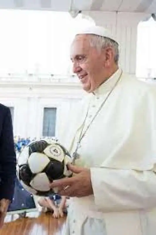 PAPA FRANCESCO SPORT 8