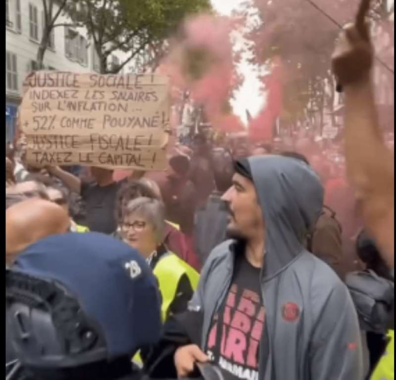 parigi proteste in piazza contro il caro vita 2