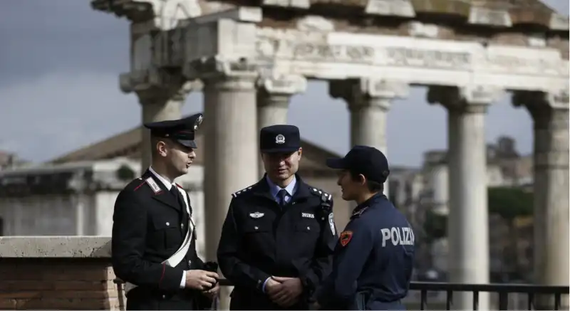 polizia cinese italia