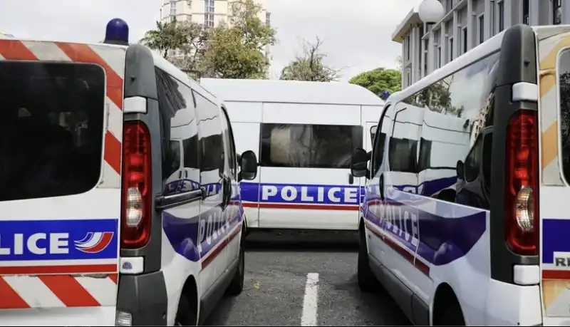 polizia parigi