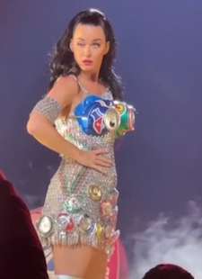 problema a un occhio per katy perry 2