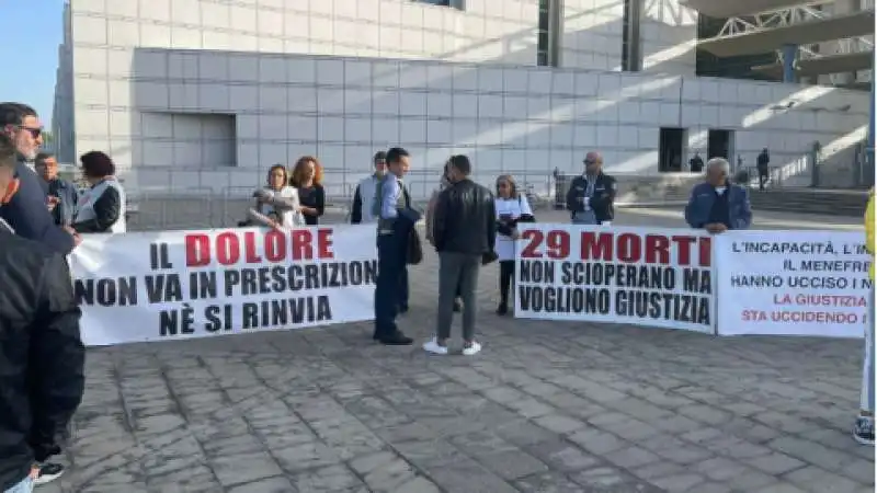 protesta familiari rigopiano