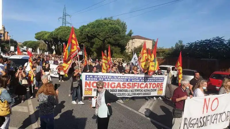 PROTESTE CONTRO IL RIGASSIFICATORE A PIOMBINO