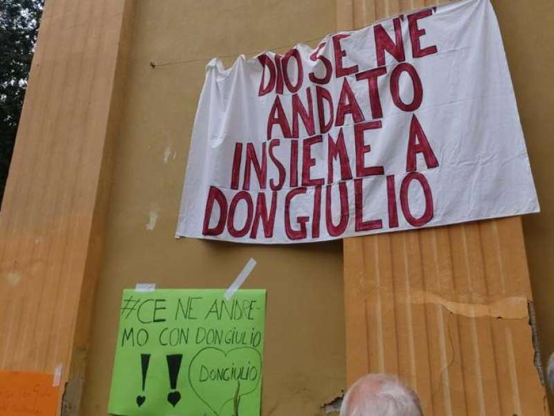 proteste per don giulio 1