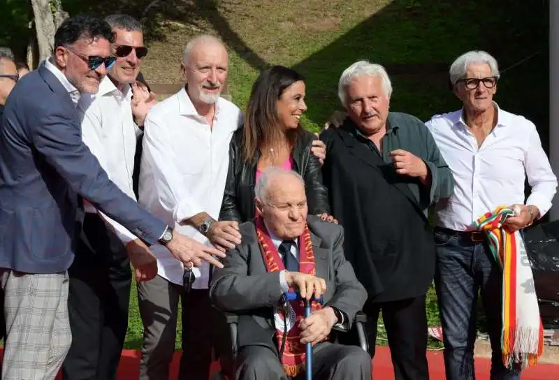 roberto scarnecchia  alberto faccini  roberto pruzzo  rosella sensi  ettore viola  maurizio turone e il dottore ernesto alicicco  foto di bacco