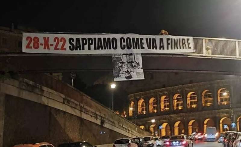 sappiamo come va a finire striscione antifascista al colosseo 4