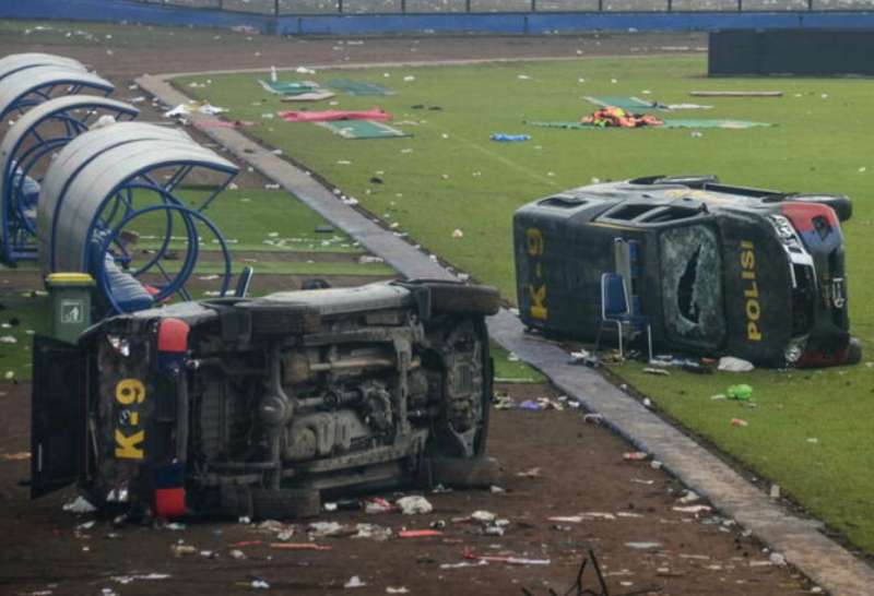 scontri stadio indonesia 5